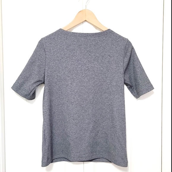 UNIQLO Ribbed Tee - Picture 3 of 6